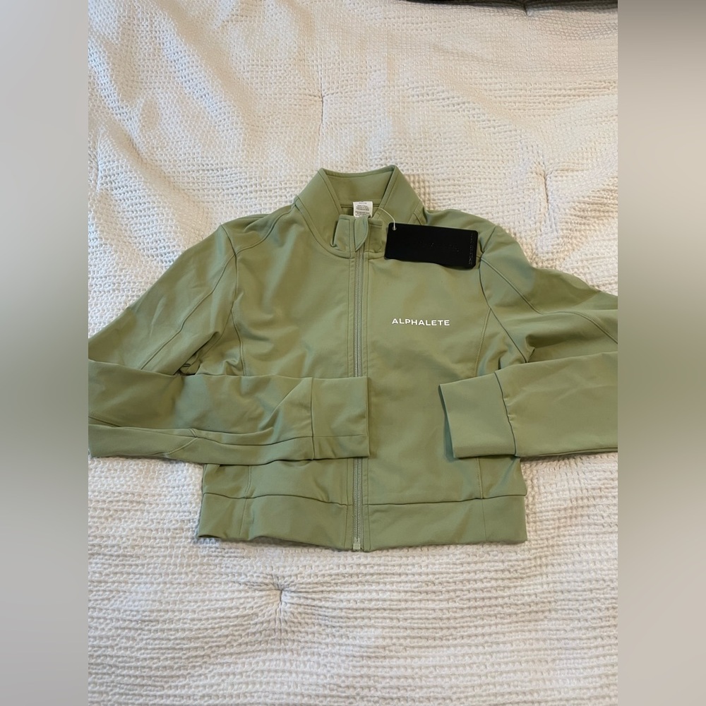 Alphalete cropped zipped jacket